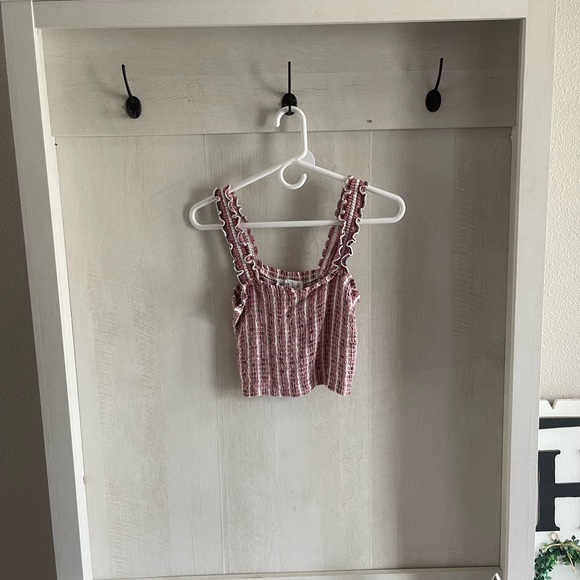 🌸🤍Cute Hollister Summer Tank 🤍🌸 - Picture 2 of 4